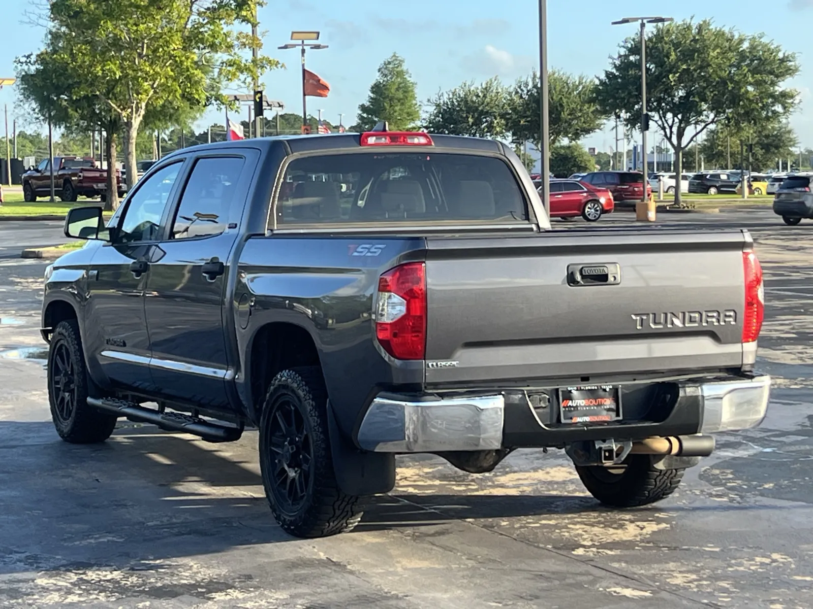 Toyota Tundra photo 6