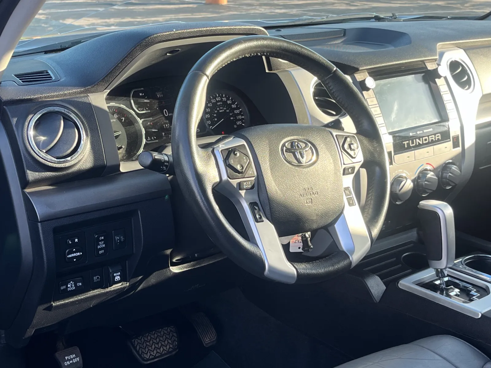 Toyota Tundra photo 10