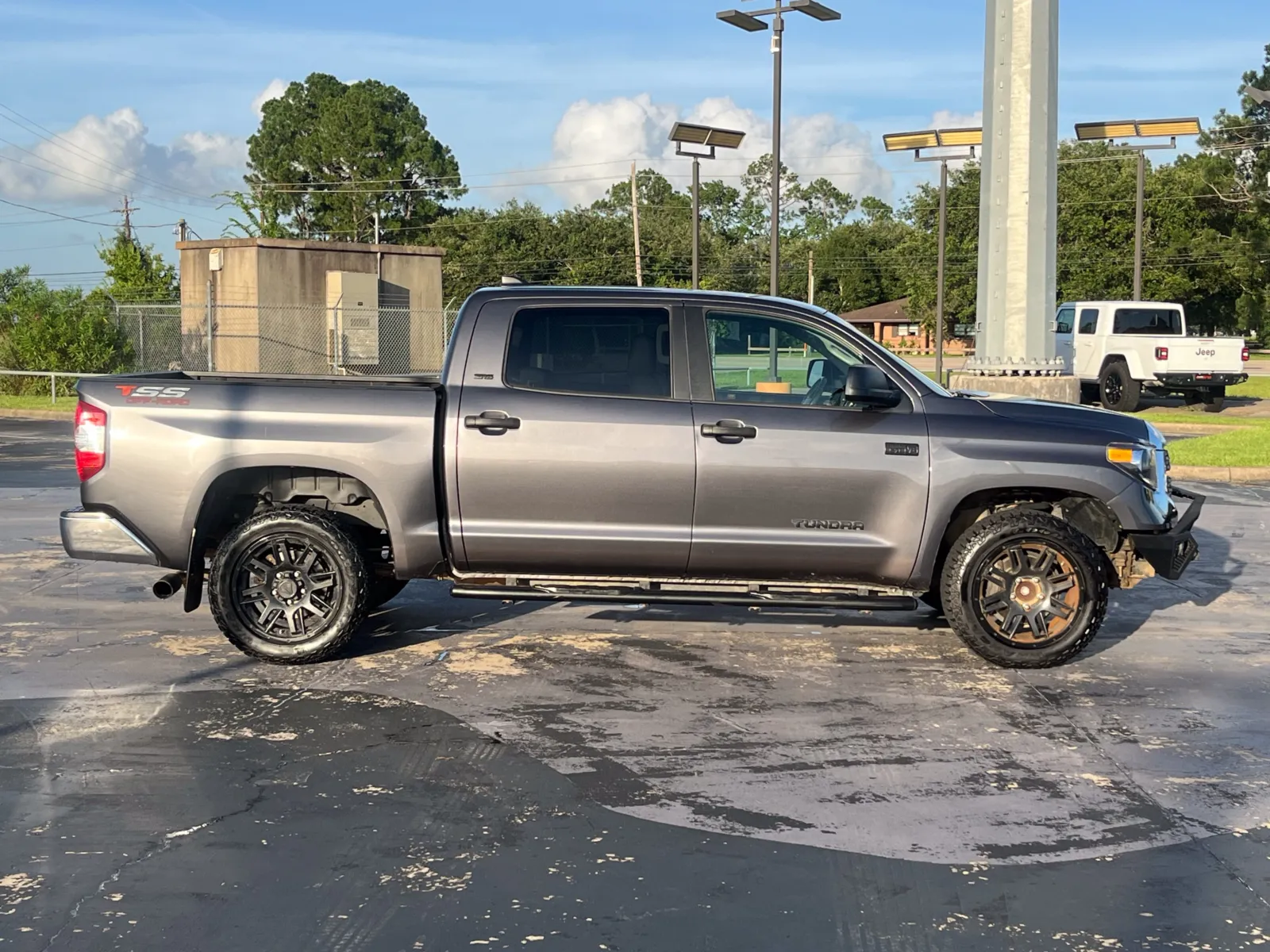 Toyota Tundra photo 8