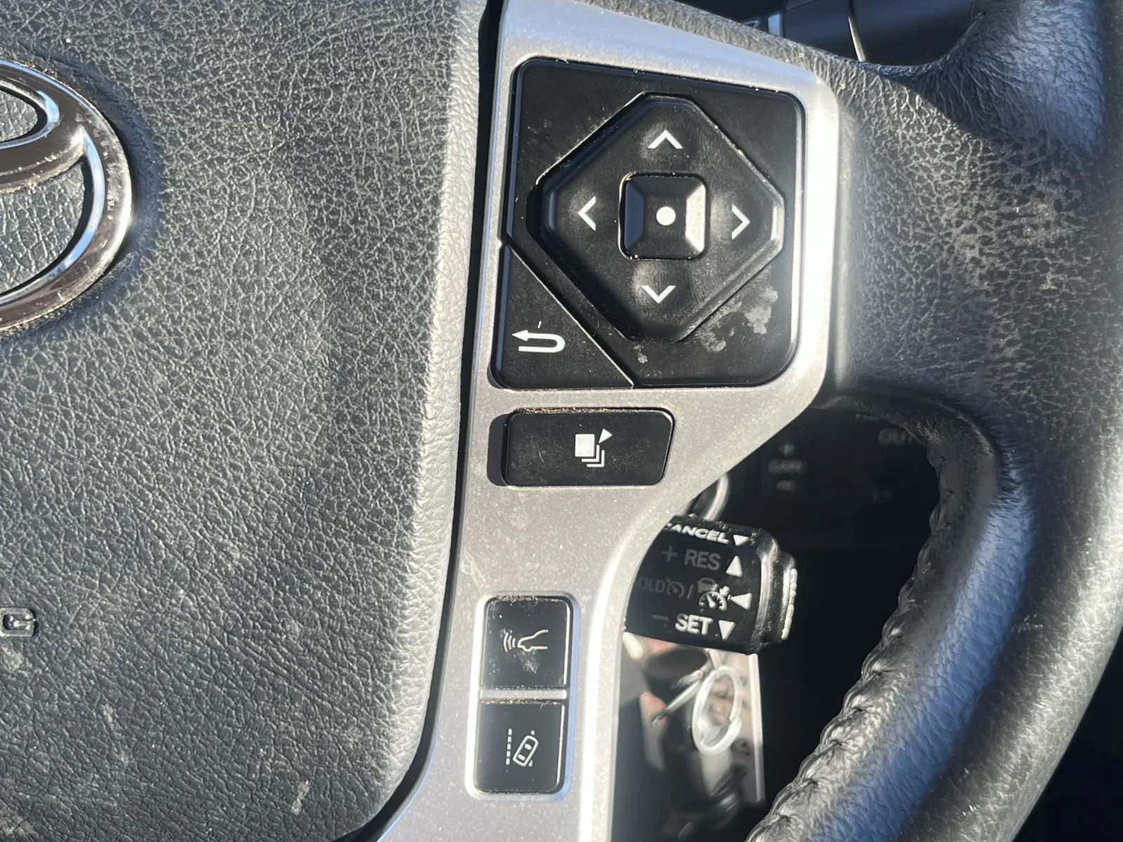 Toyota Tundra photo 15