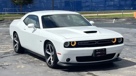 White 2019 Dodge Challenger R T for sale in Alvin, TX