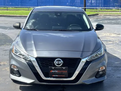 More photos of 2022 Nissan Altima 2.5 SL at Auto Boutique Texas, TX