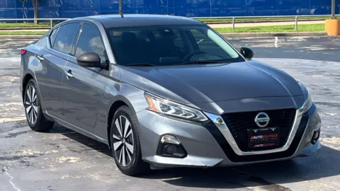 Gray 2022 Nissan Altima 2.5 SL for sale in Alvin, TX