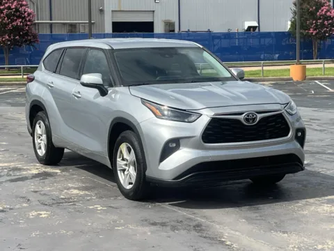 Another view of 2022 Toyota Highlander LE for sale in Alvin, TX at Auto Boutique Texas