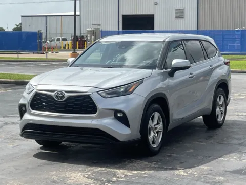 More photos of 2022 Toyota Highlander LE at Auto Boutique Texas, TX