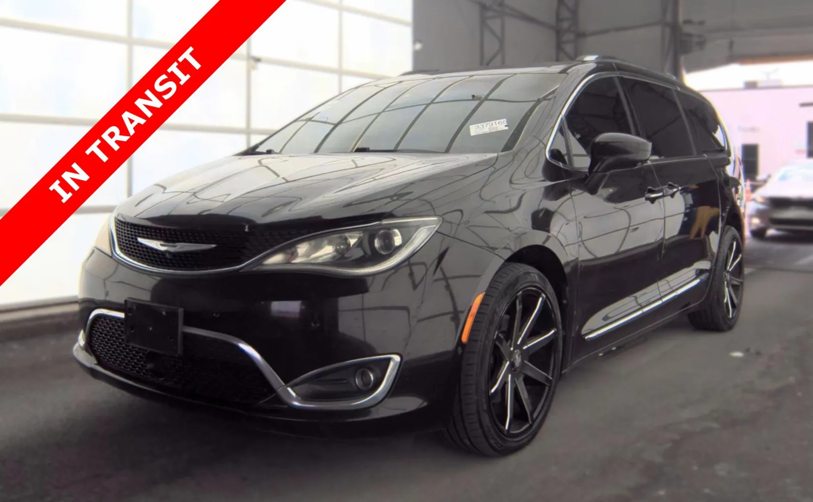 2017 Chrysler Pacifica Touring-L Plus's photo