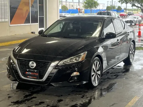 Another view of 2022 Nissan Altima 2.5 SL for sale in Alvin, TX at Auto Boutique Texas