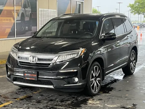 Another view of 2019 Honda Pilot Touring 7-Passenger for sale in Alvin, TX at Auto Boutique Texas