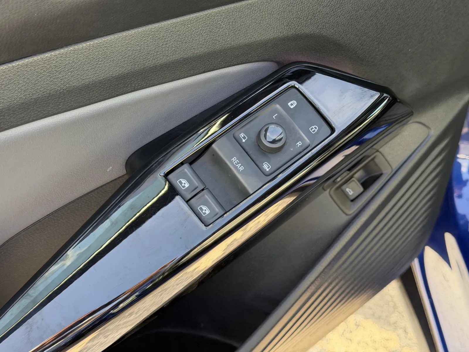 Volkswagen ID.4 photo 23