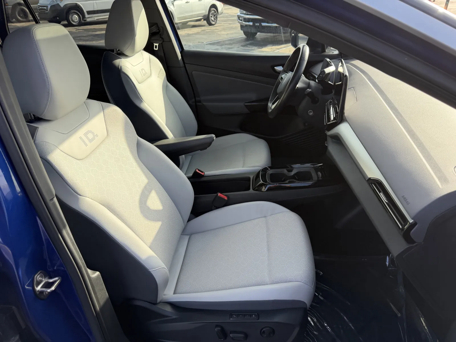 Volkswagen ID.4 photo 25