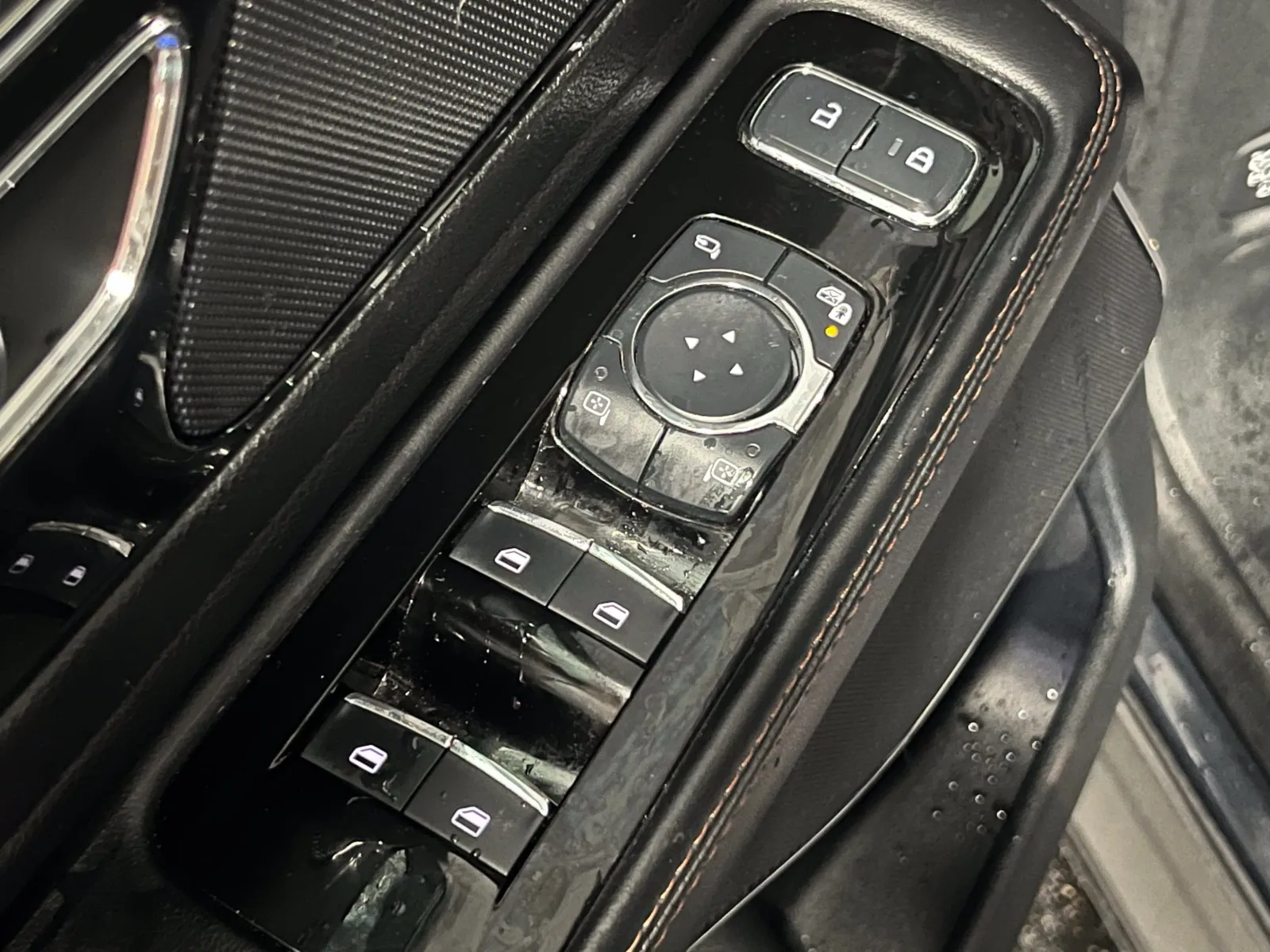 Lincoln Aviator photo 21