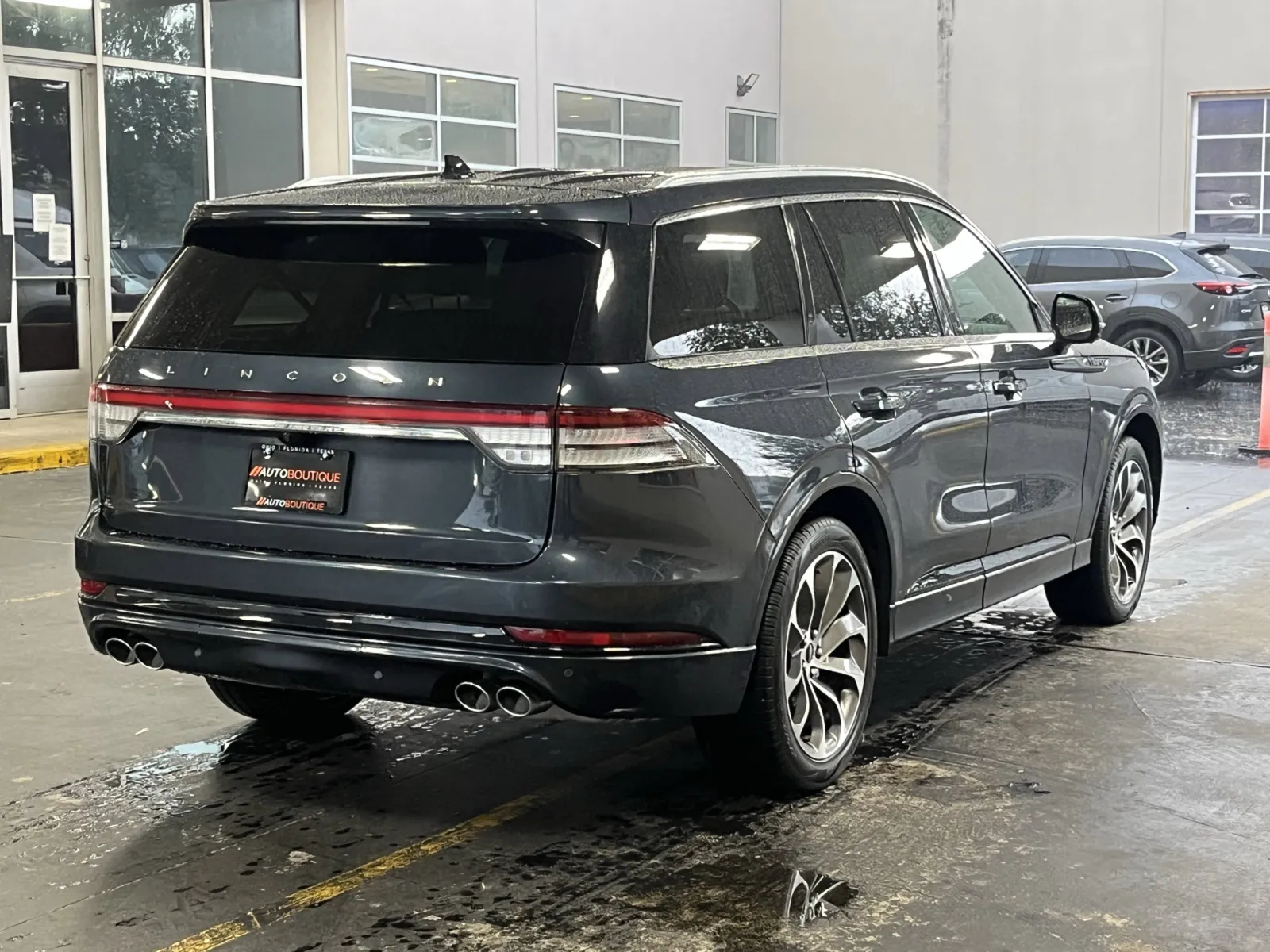 Lincoln Aviator photo 7