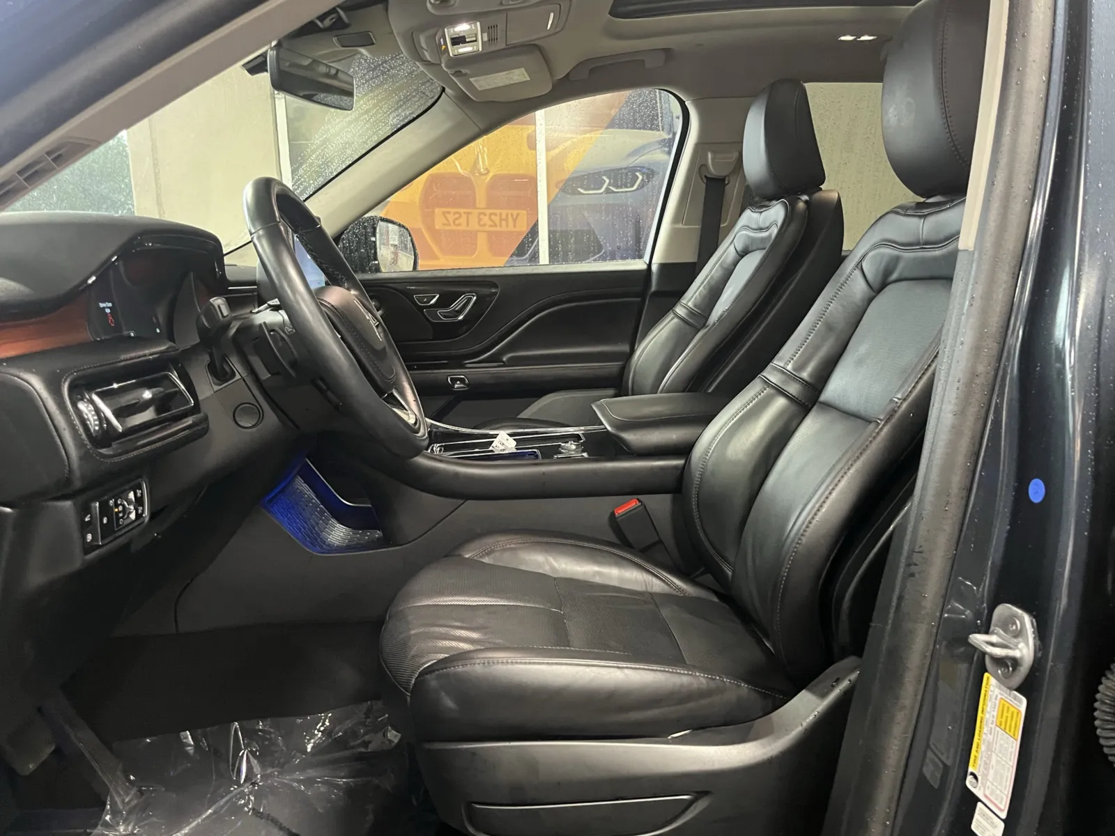 Lincoln Aviator photo 23
