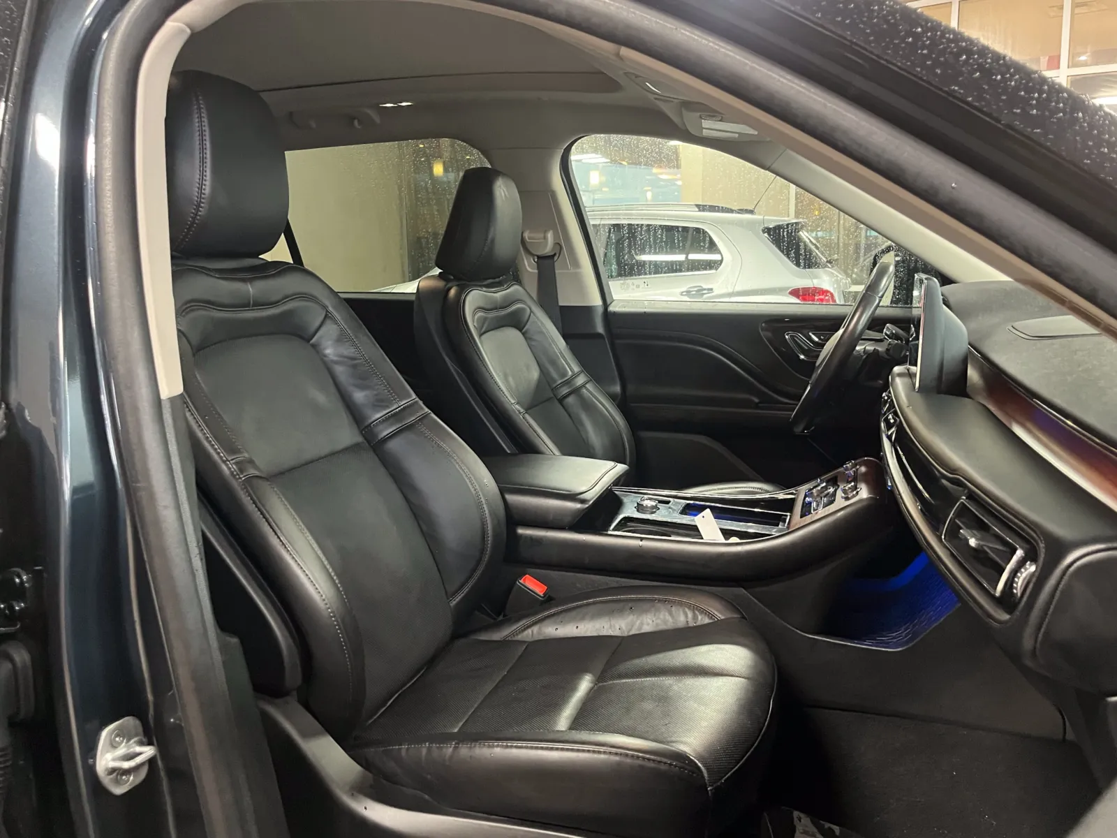 Lincoln Aviator photo 24