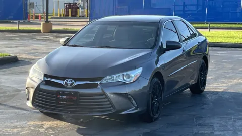 Gray 2016 Toyota Camry LE for sale in Alvin, TX