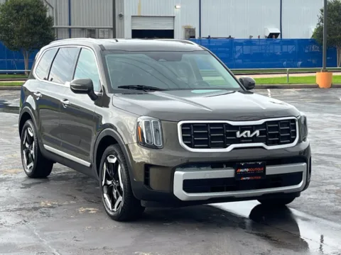 Photos of 2025 Kia Telluride S for sale in Alvin, TX at Auto Boutique Texas