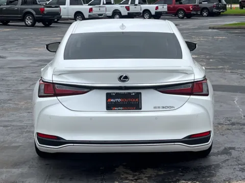 More photos of 2019 Lexus ES 300h Ultra Luxury at Auto Boutique Texas, TX