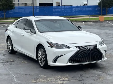 Photos of 2019 Lexus ES 300h Ultra Luxury for sale in Alvin, TX at Auto Boutique Texas