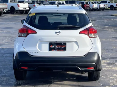 More photos of 2019 Nissan Kicks S at Auto Boutique Texas, TX