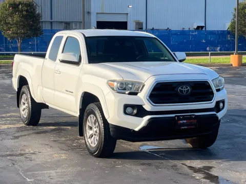 Photos of 2018 Toyota Tacoma SR5 for sale in Alvin, TX at Auto Boutique Texas