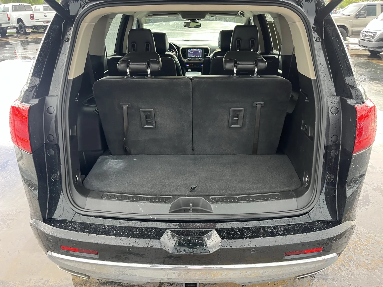 GMC Acadia photo 12