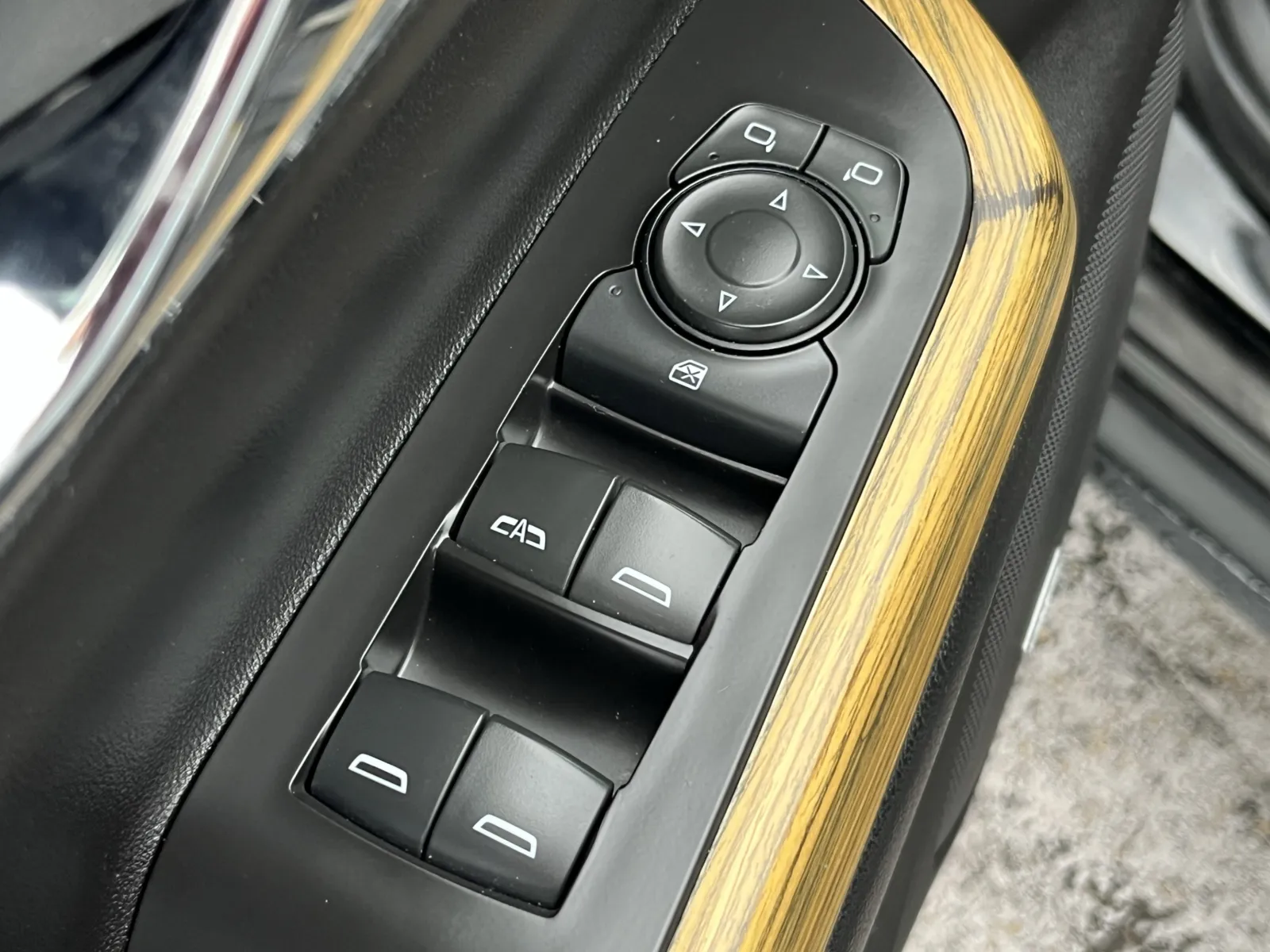 GMC Acadia photo 25