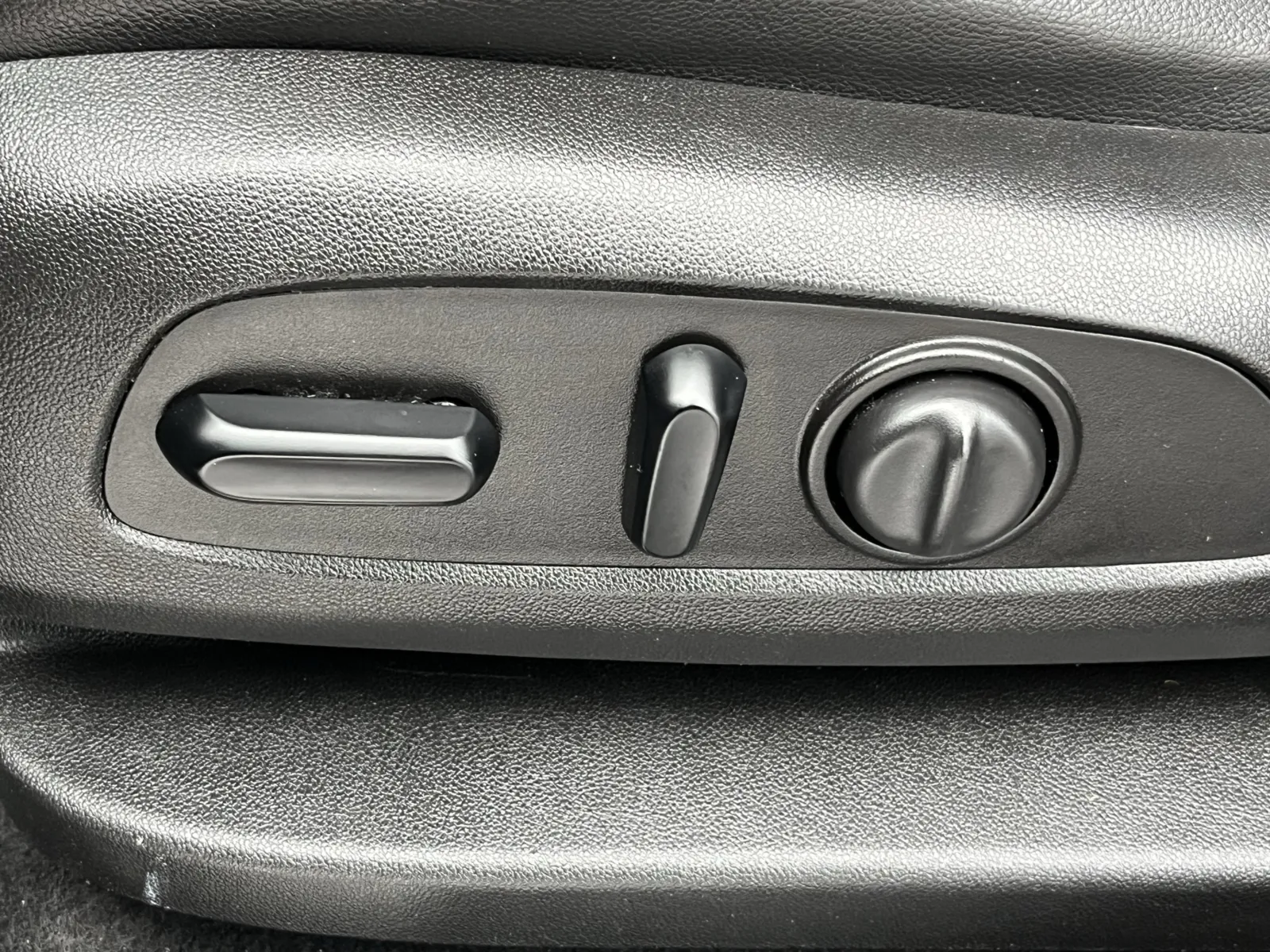 GMC Acadia photo 26