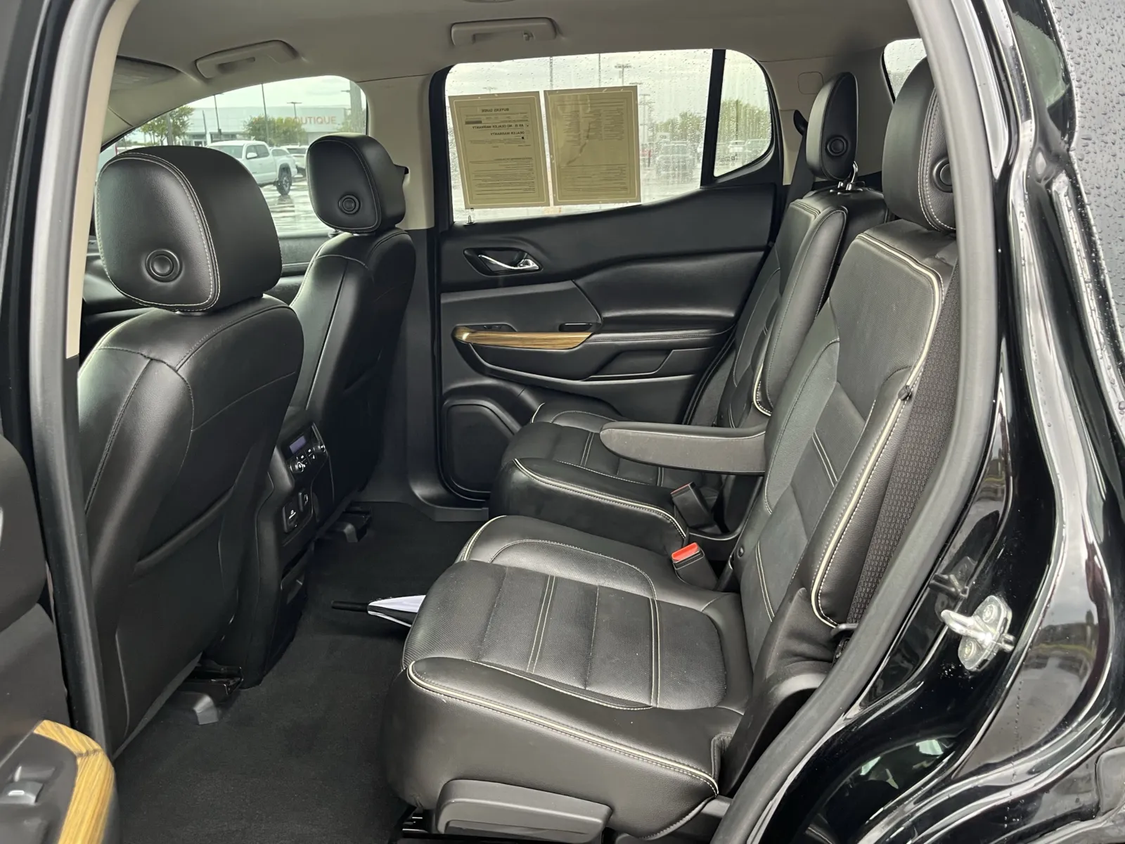 GMC Acadia photo 30
