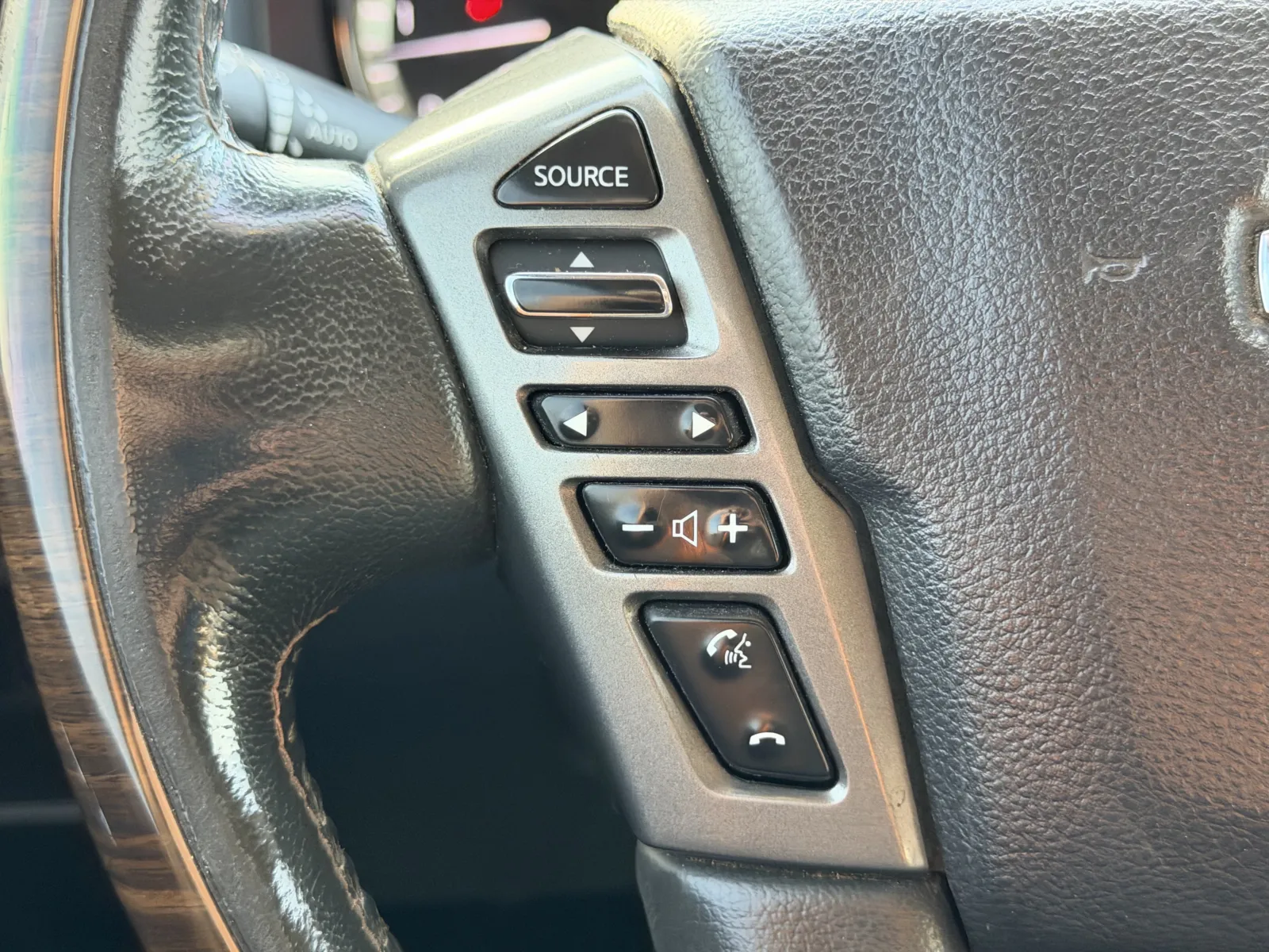 Nissan Titan photo 7