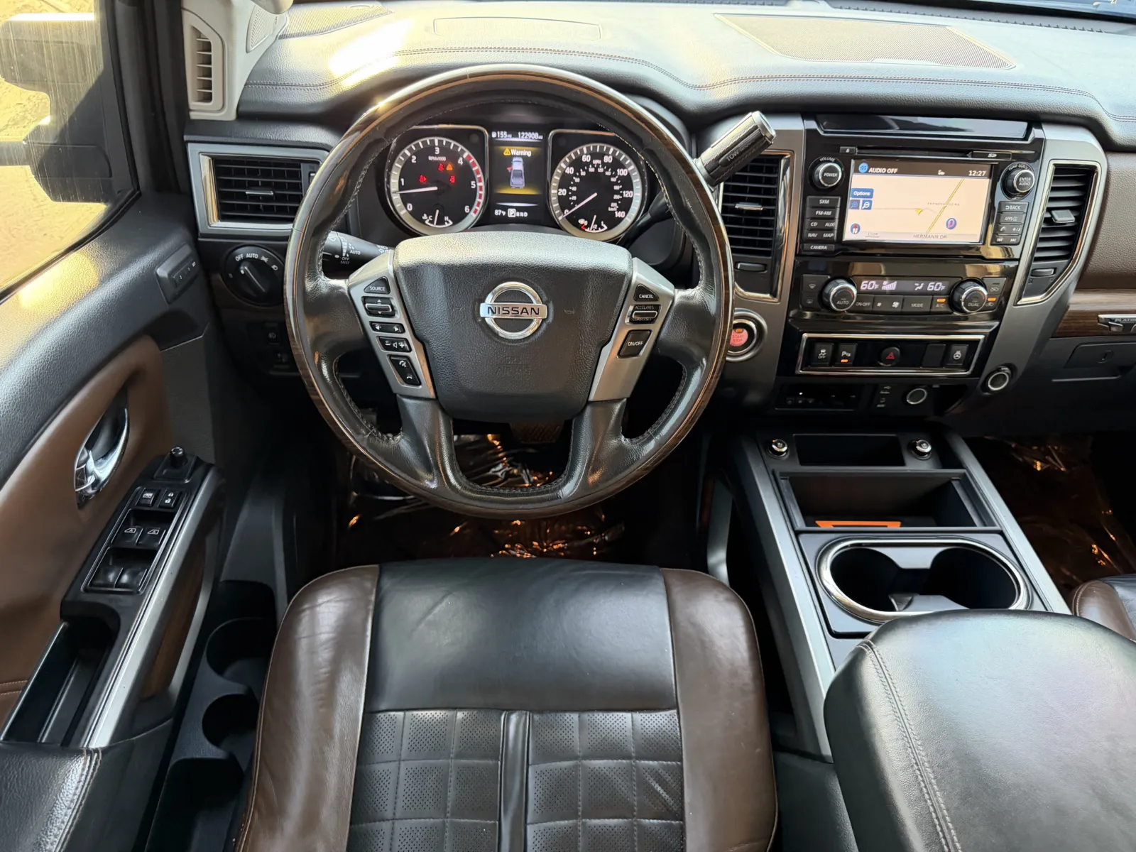 Nissan Titan photo 22