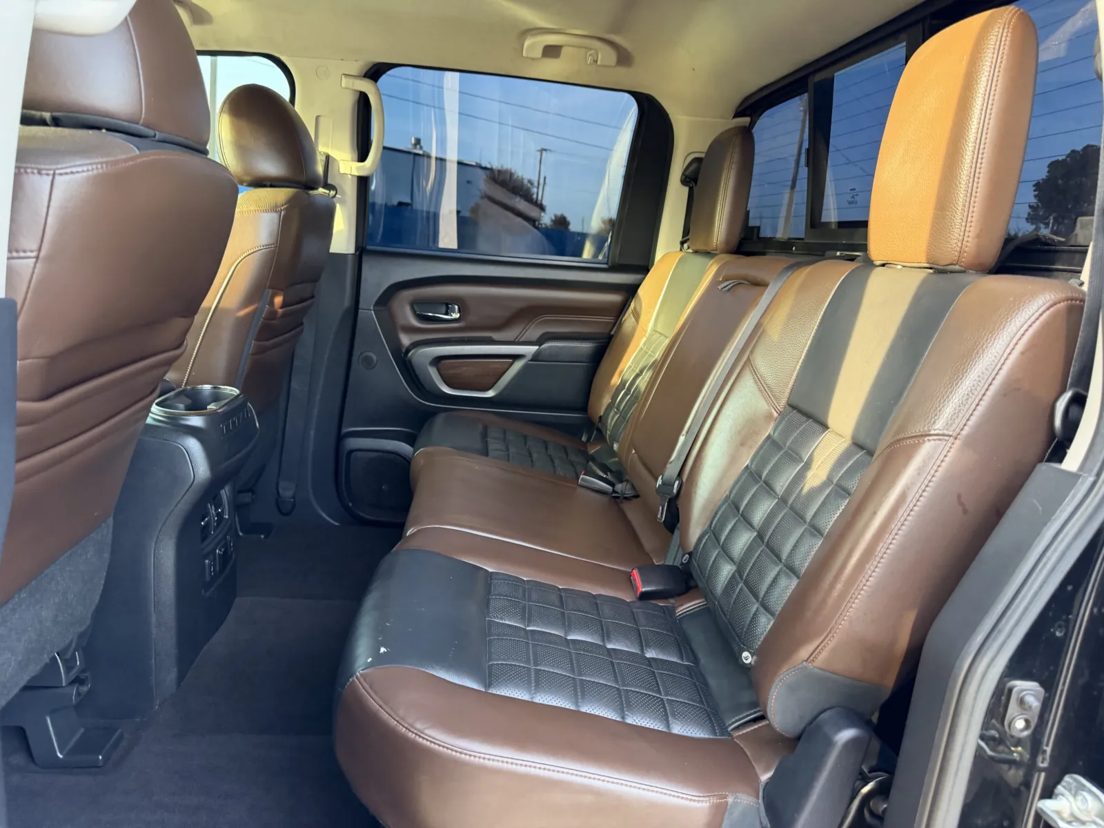 Nissan Titan photo 26