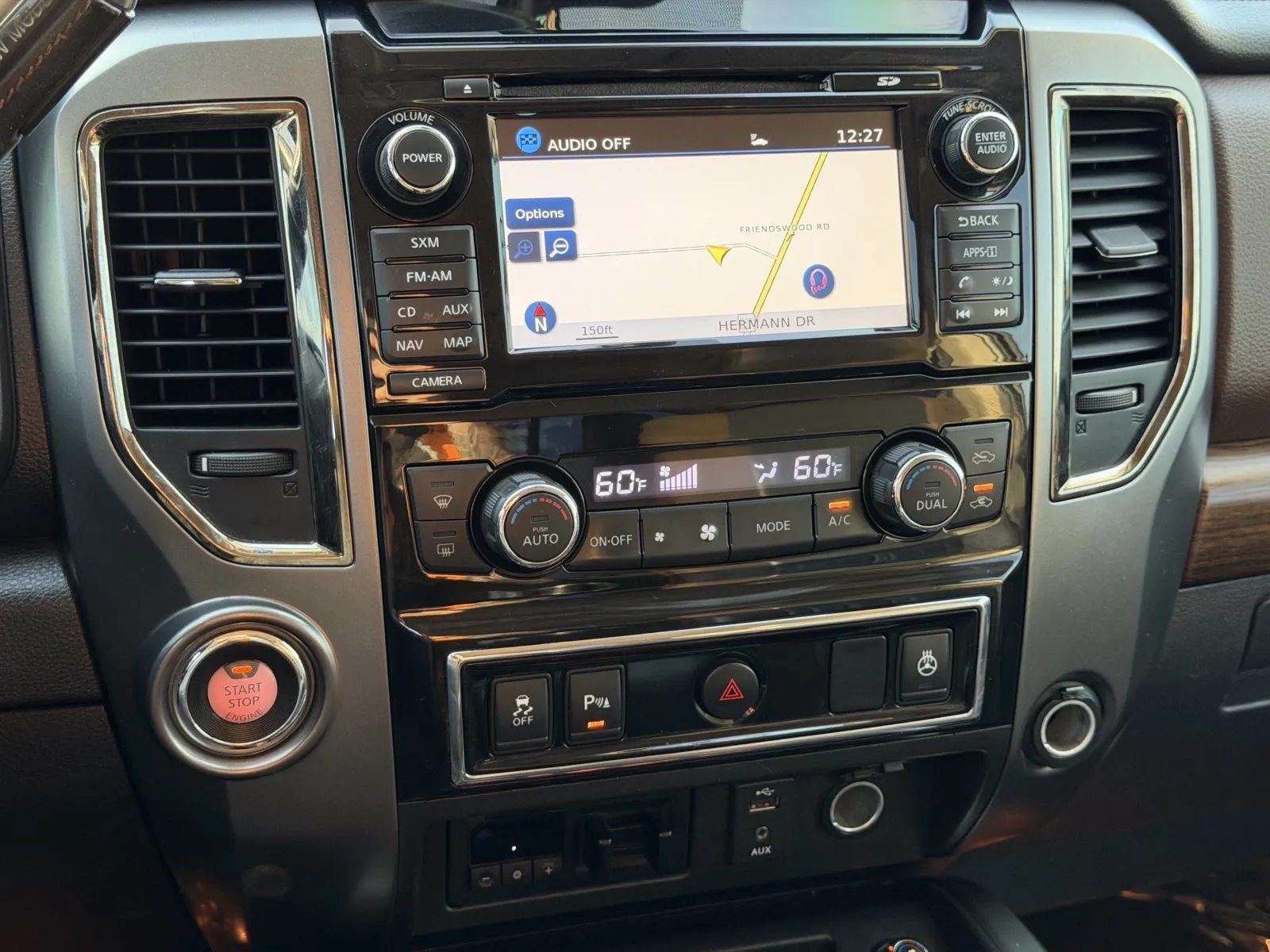 Nissan Titan photo 10