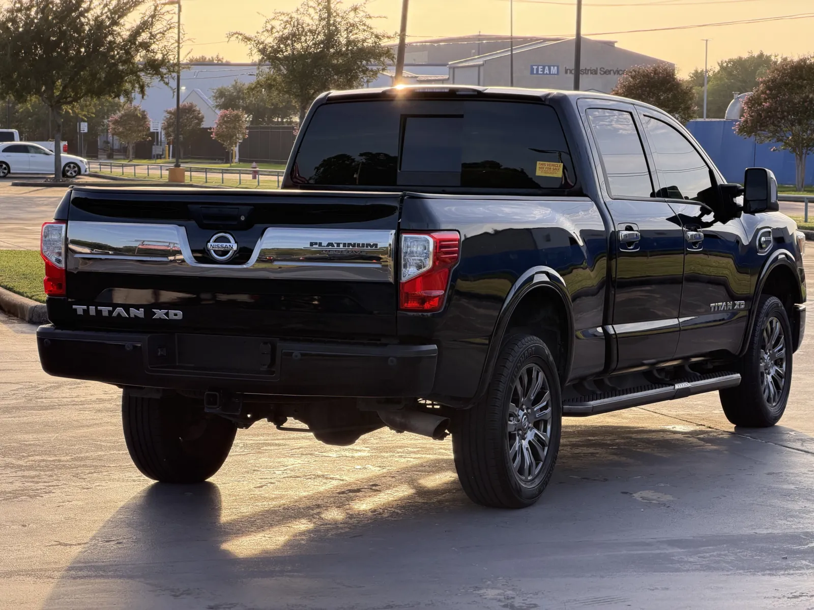 Nissan Titan photo 17