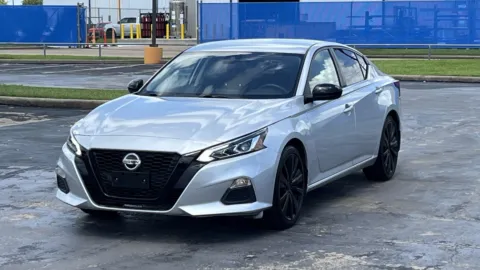 Silver 2022 Nissan Altima 2.5 SR for sale in Alvin, TX