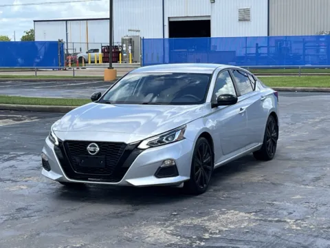 Photos of 2022 Nissan Altima 2.5 SR for sale in Alvin, TX at Auto Boutique Texas