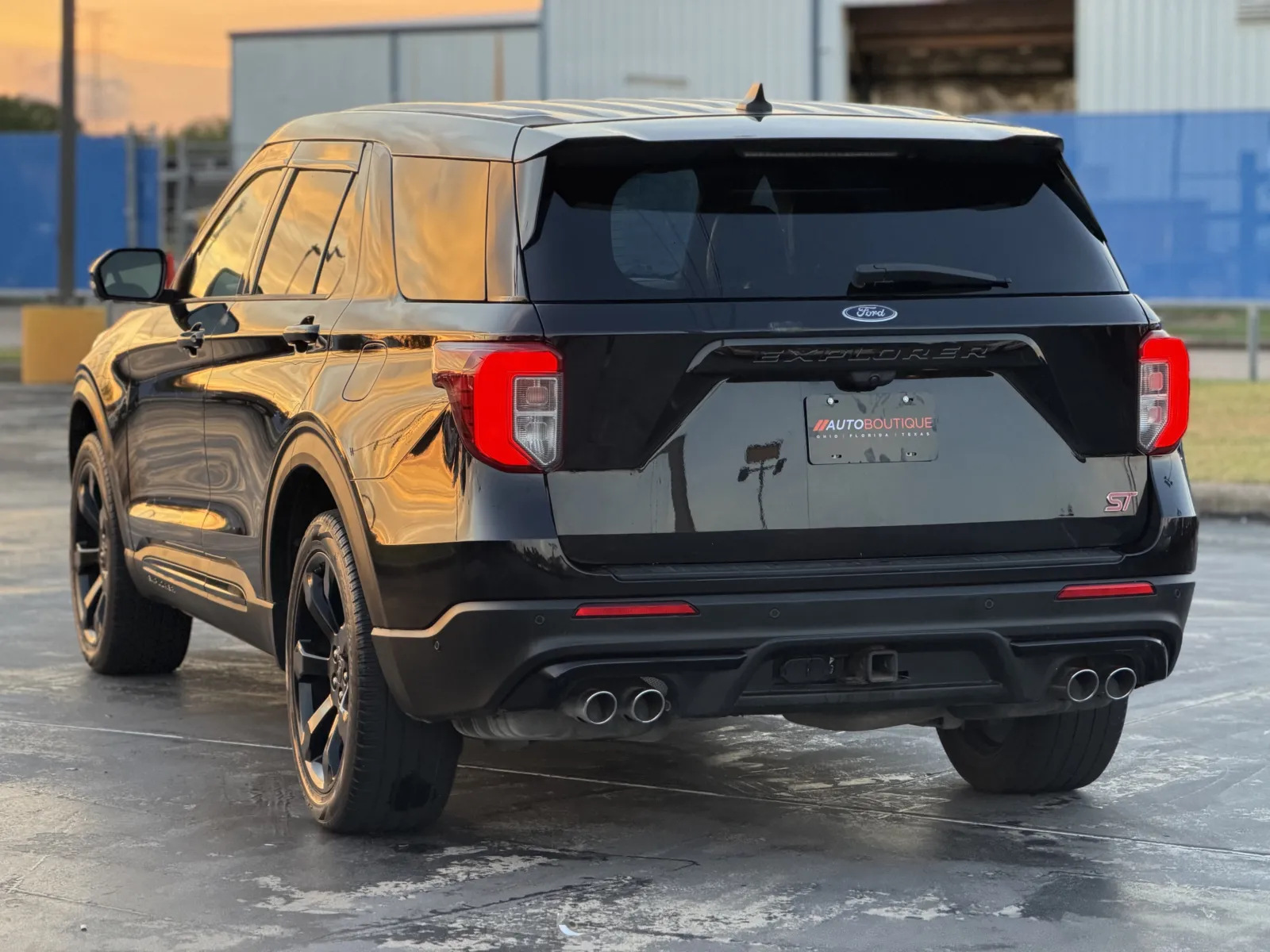 Ford Explorer photo 7