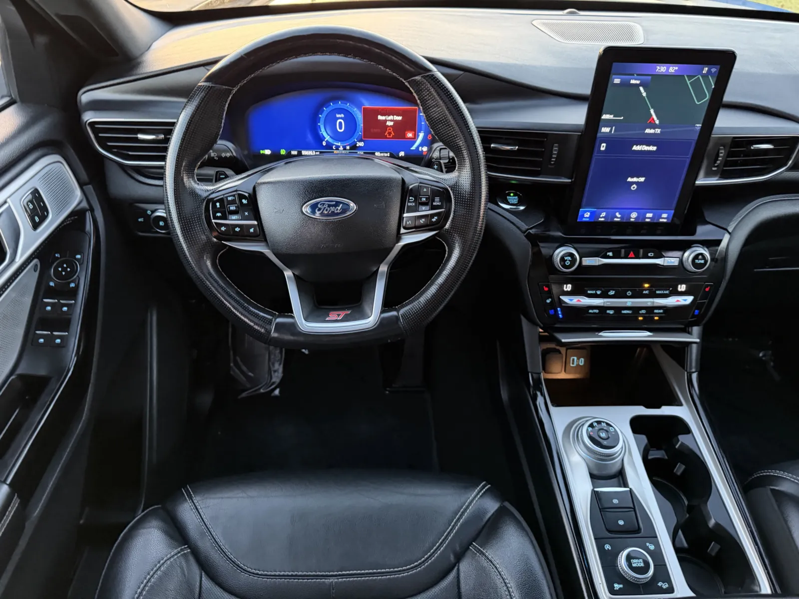 Ford Explorer photo 13