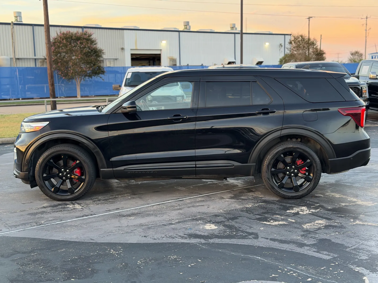 Ford Explorer photo 9
