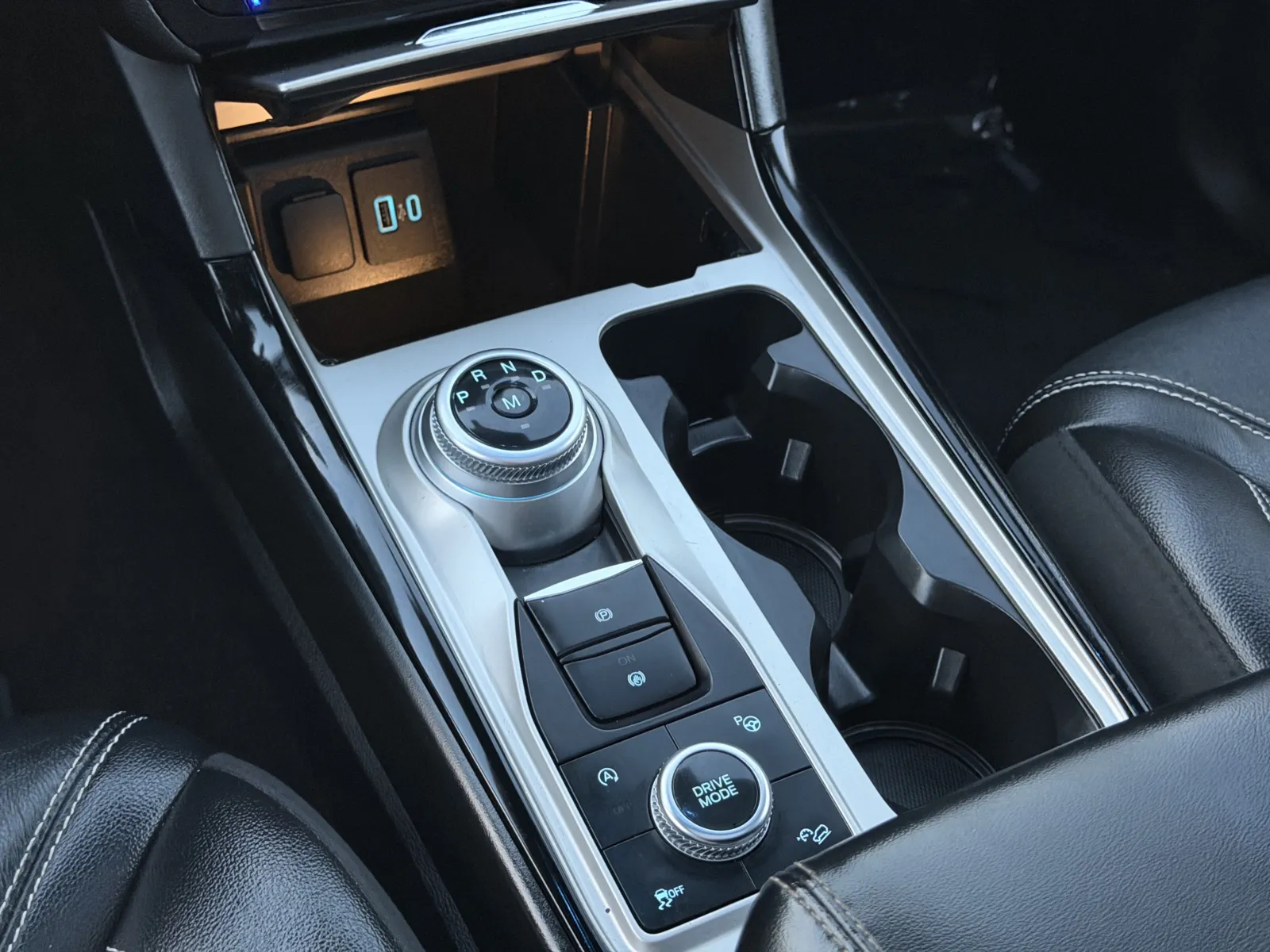 Ford Explorer photo 22