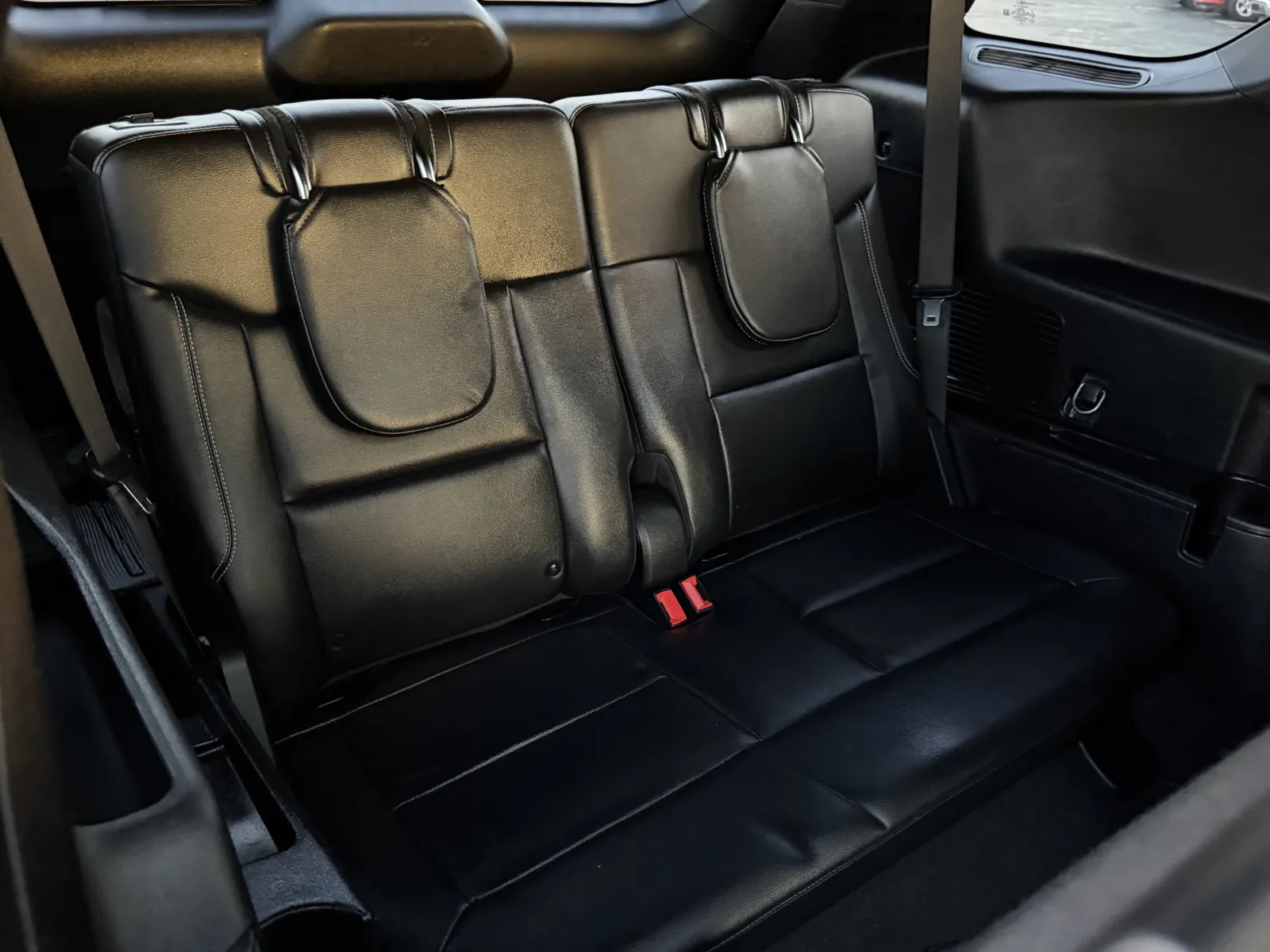 Ford Explorer photo 28