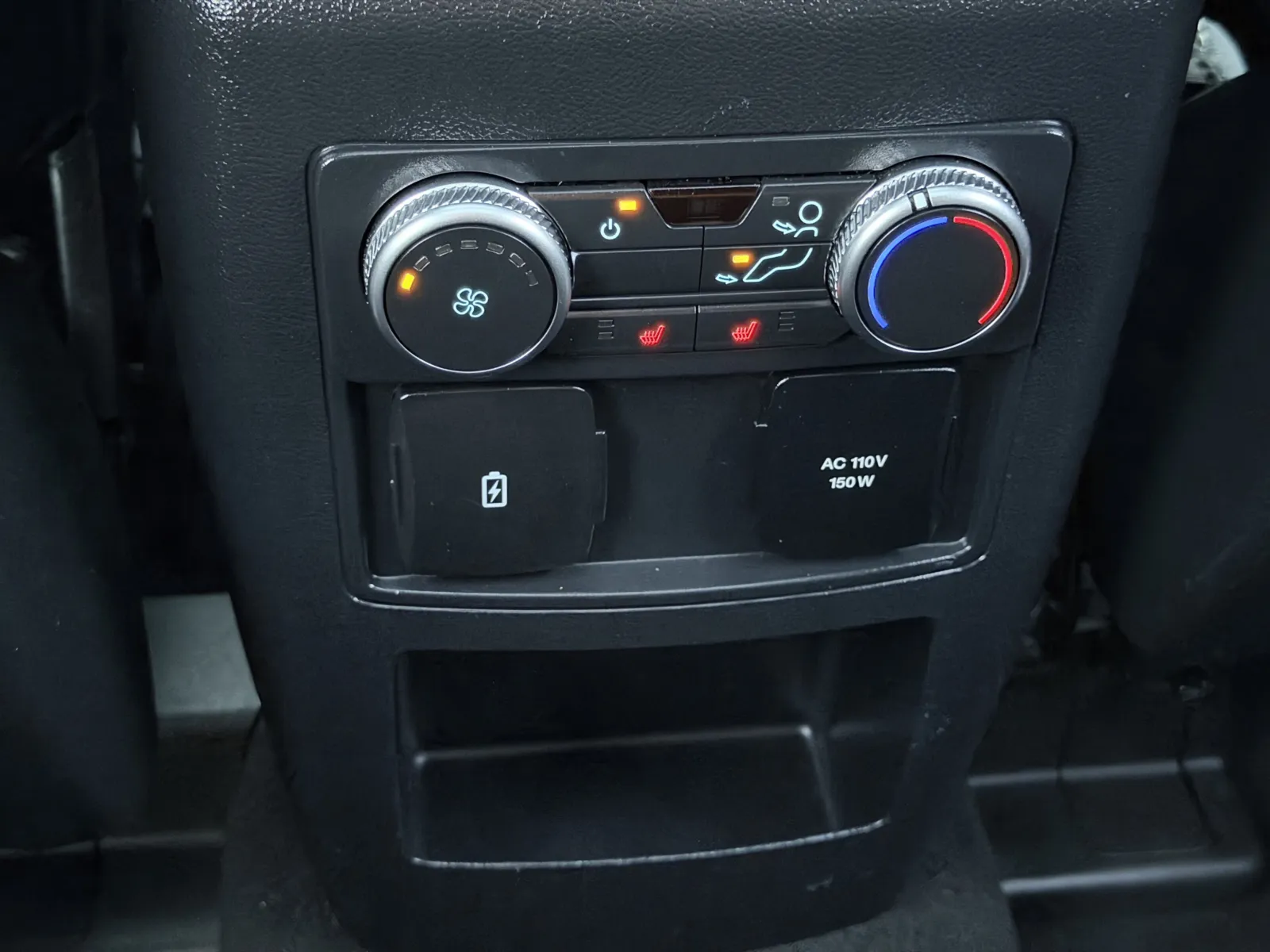 Ford Explorer photo 29