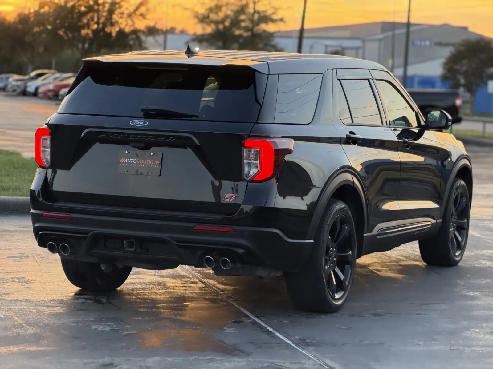 Ford Explorer photo 8