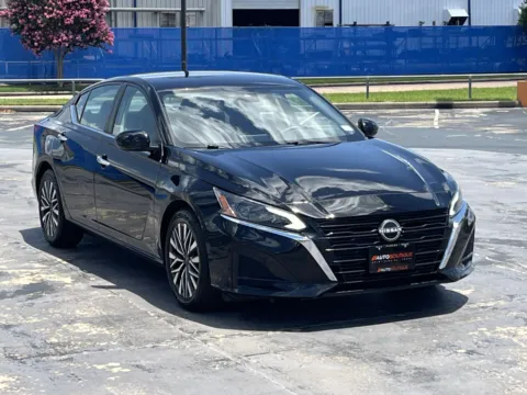 Photos of 2023 Nissan Altima 2.5 SV for sale in Alvin, TX at Auto Boutique Texas