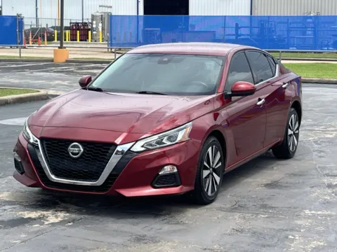 Another view of 2022 Nissan Altima 2.5 SV for sale in Alvin, TX at Auto Boutique Texas