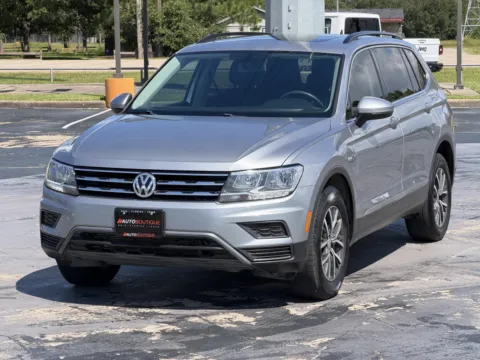 Another view of 2020 Volkswagen Tiguan SEL for sale in Alvin, TX at Auto Boutique Texas