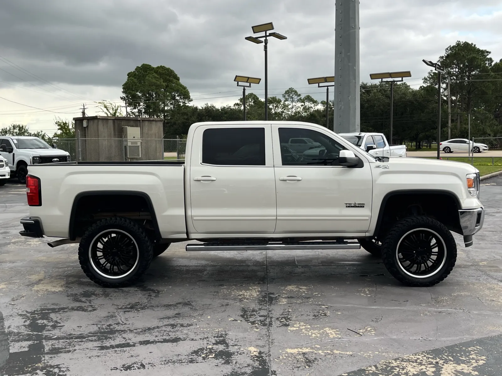 GMC Sierra photo 10