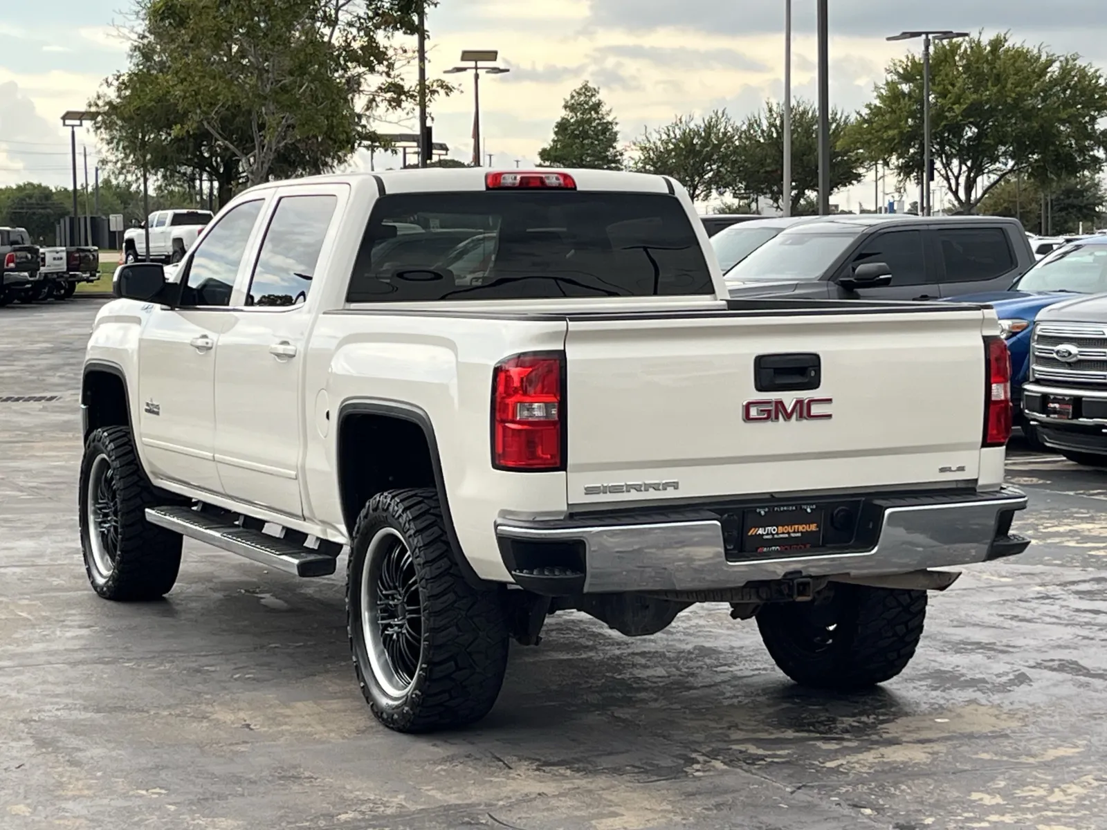 GMC Sierra photo 9