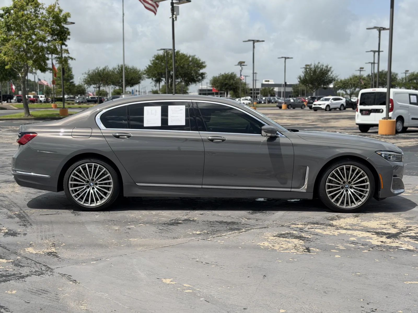 BMW 7 Series photo 14