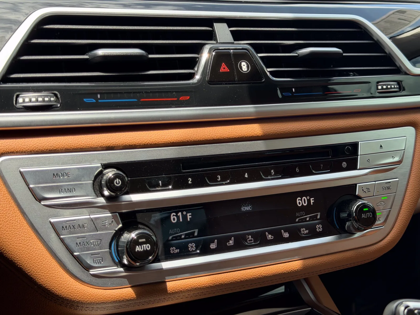 BMW 7 Series photo 32
