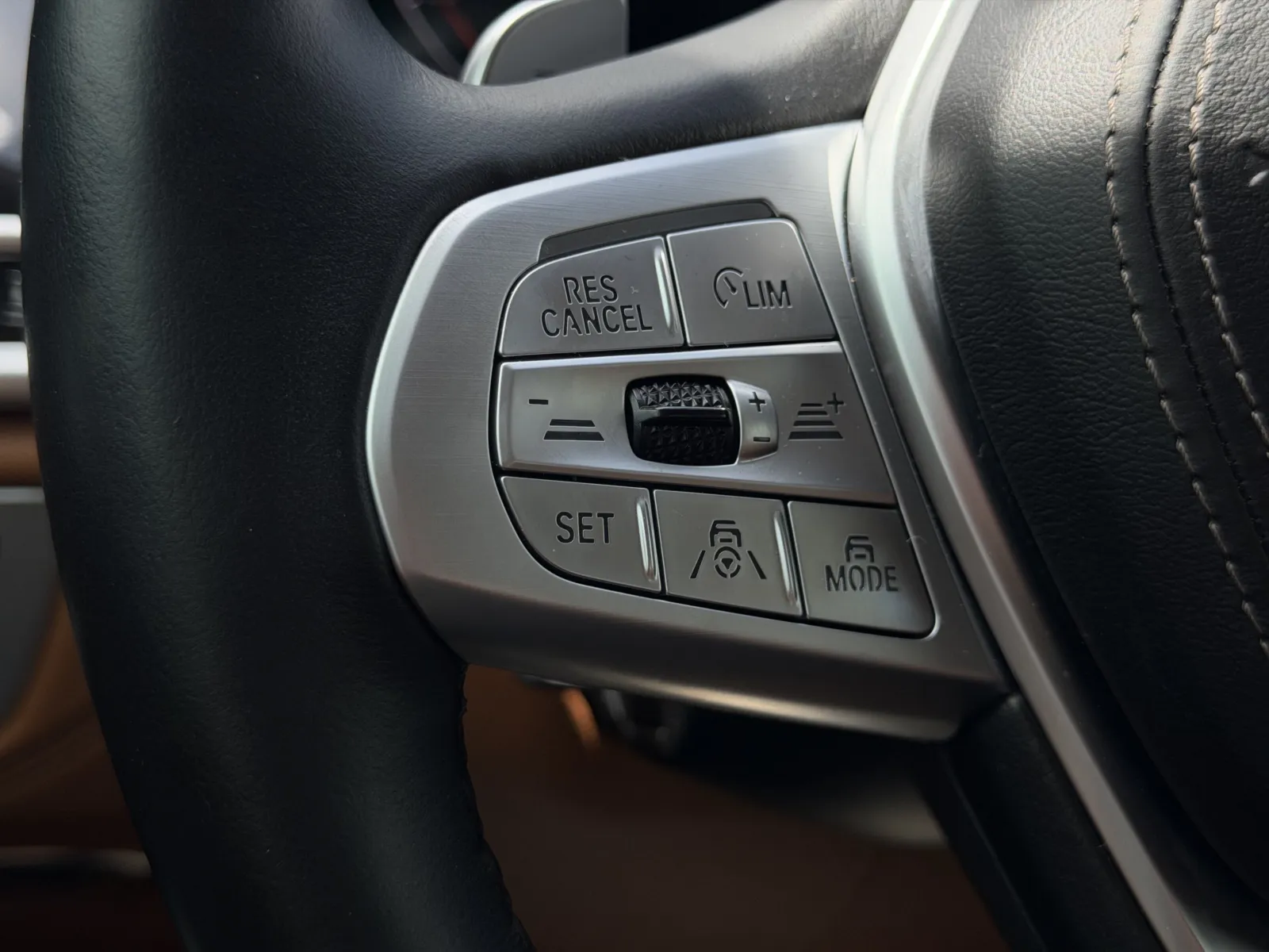BMW 7 Series photo 24